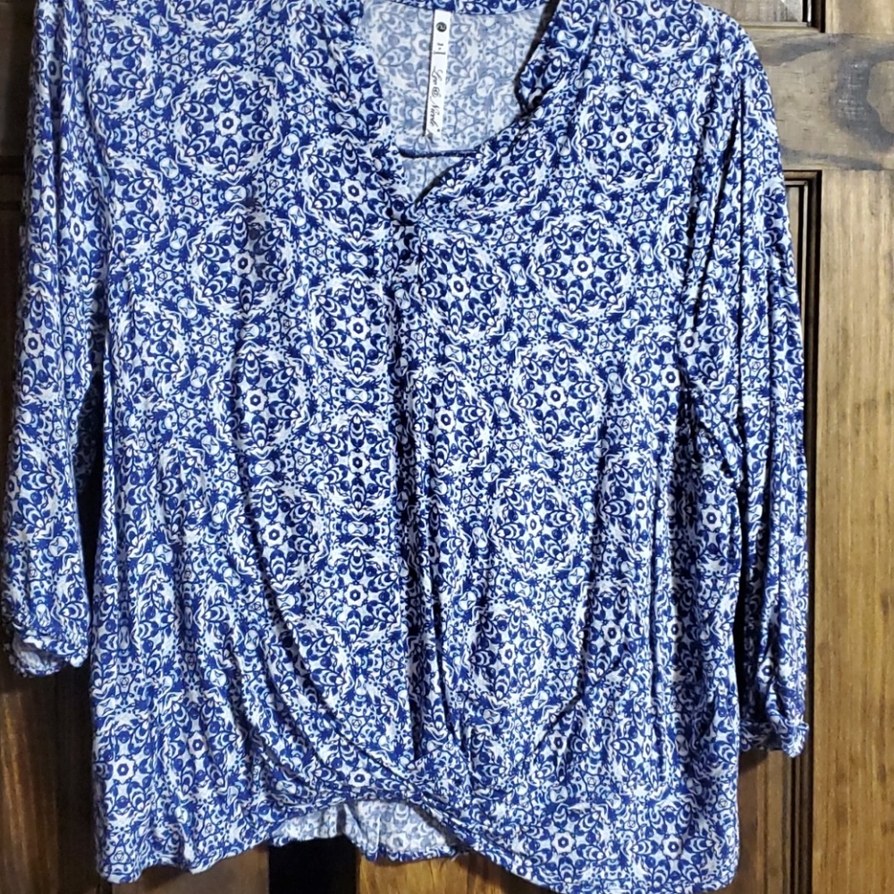 Ladies v- neck top.